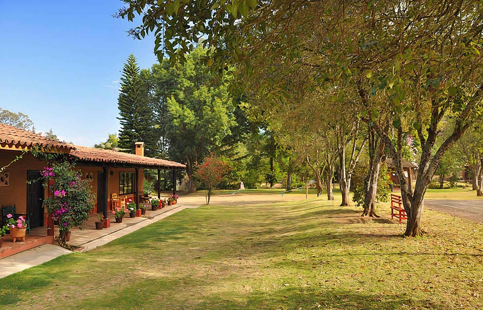 Villa Patzcuaro Garden Hotel Luaran gambar