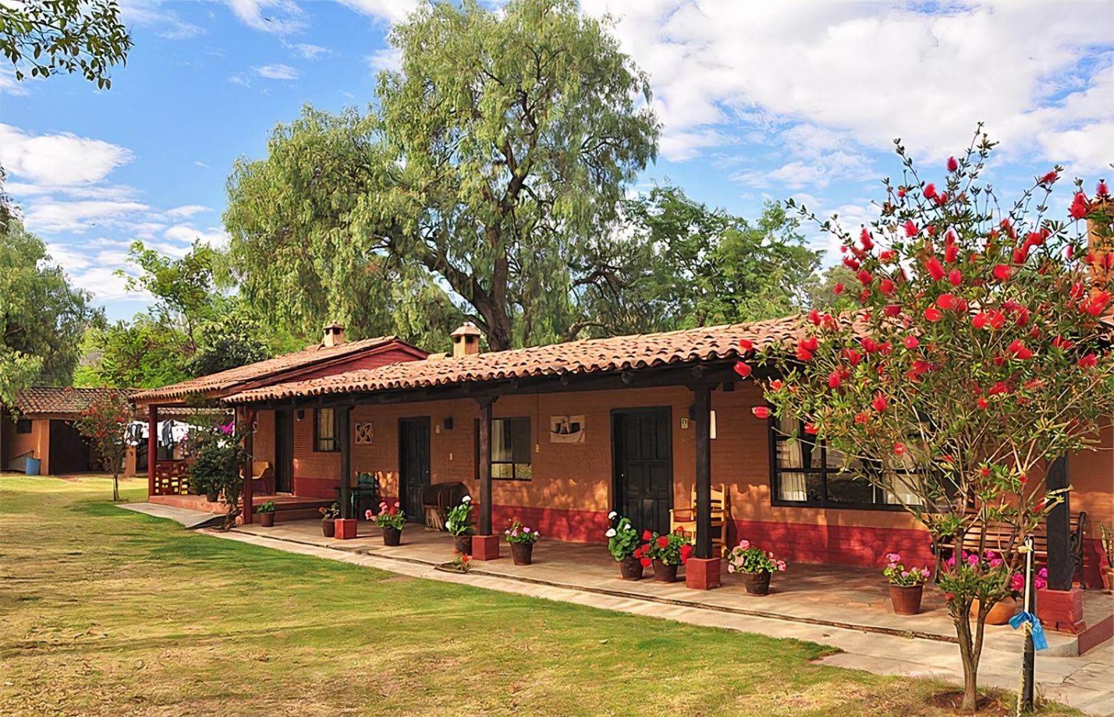 Villa Patzcuaro Garden Hotel Luaran gambar