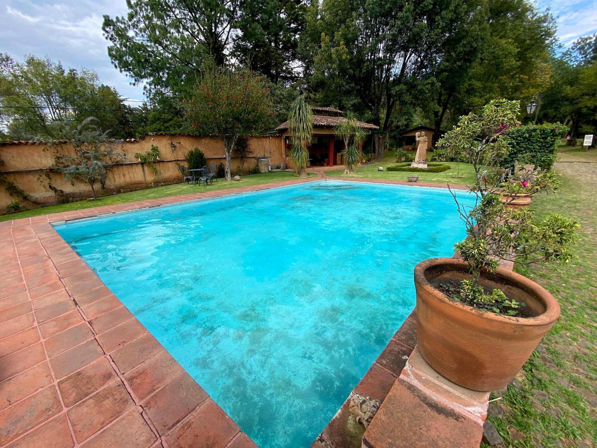 Villa Patzcuaro Garden Hotel Luaran gambar