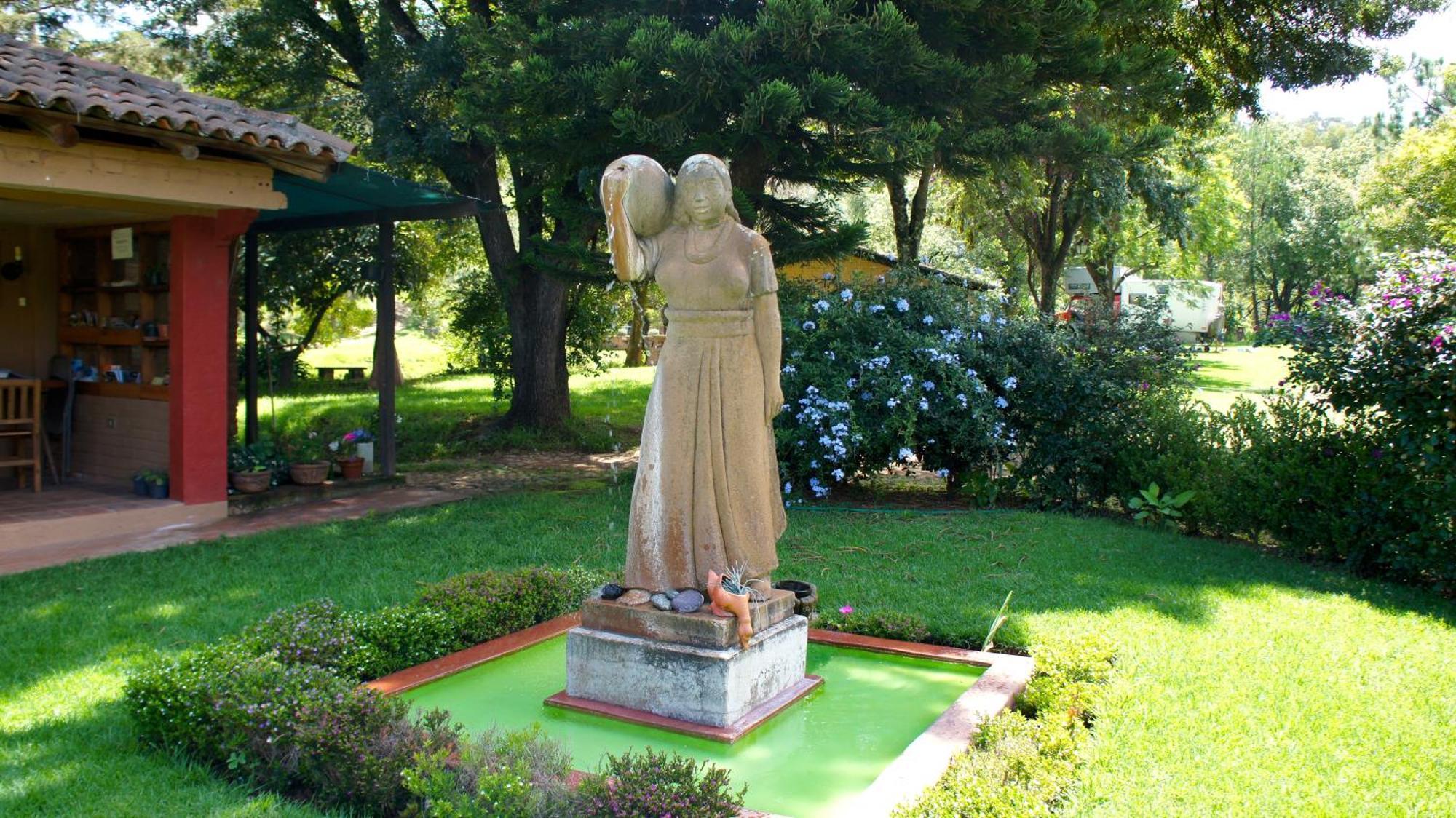 Villa Patzcuaro Garden Hotel Luaran gambar